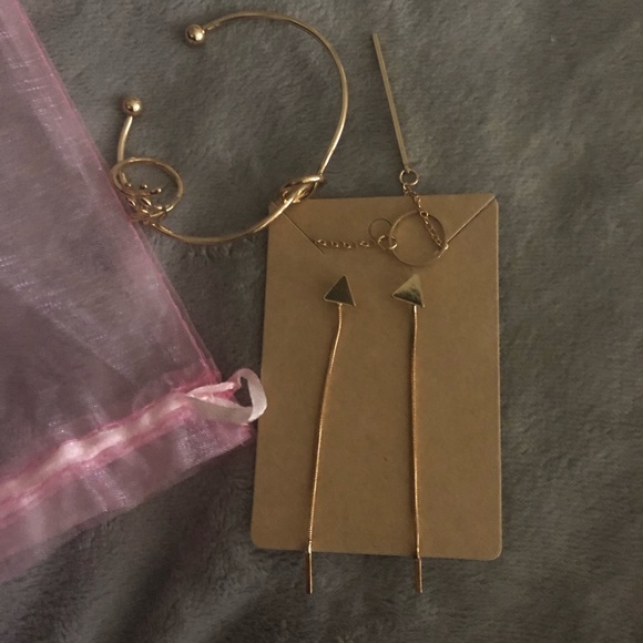 Four Piece Jewelry Set - Picture 2 of 4